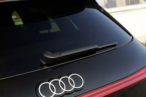 Audi Q5L 2026 Model 2.0T Hybrid Luxury Edition factory Audi Q5L 2026 Model 2.0T Hybrid Luxury Edition factory